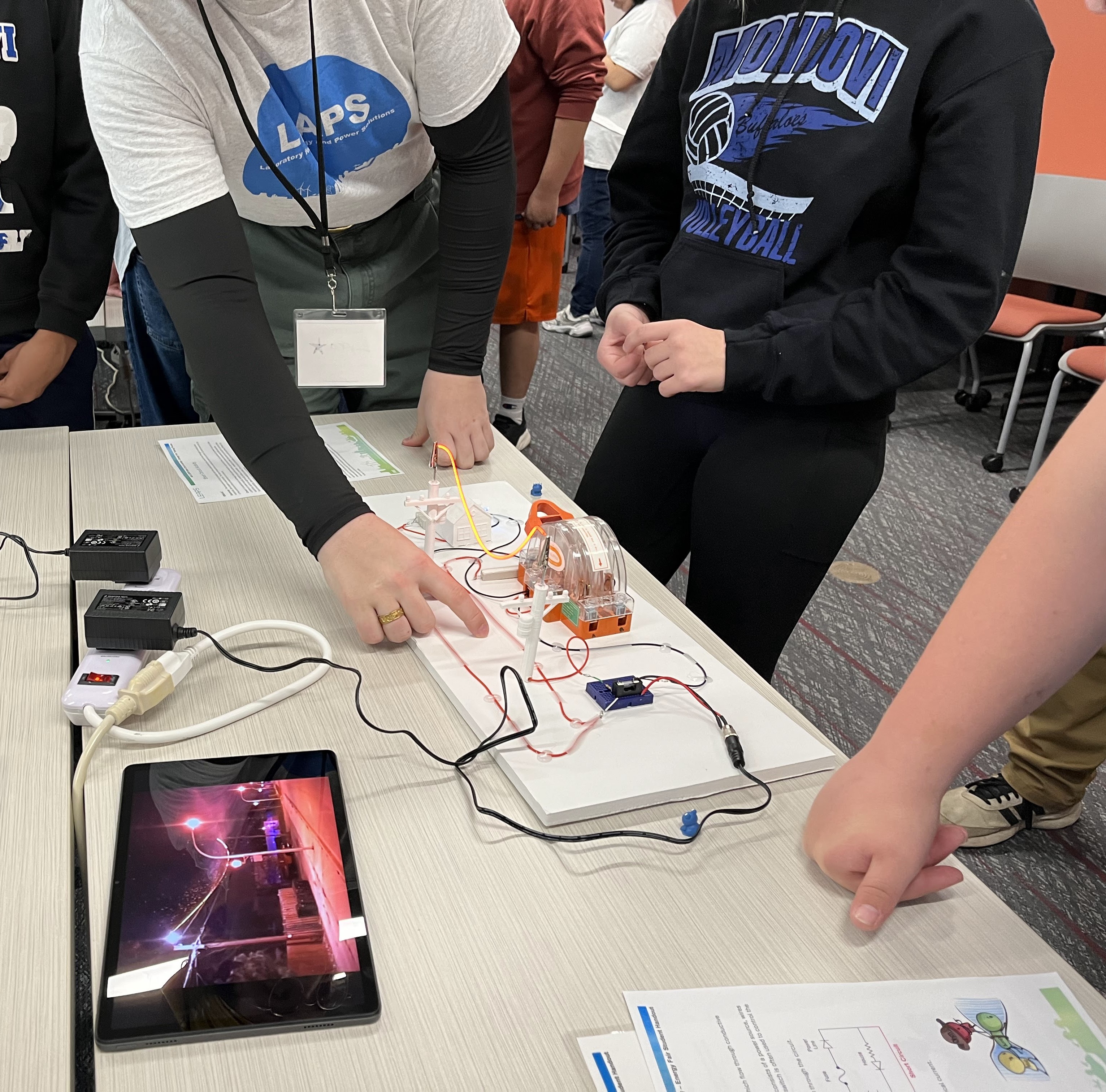 Students learning how circuit breakers work